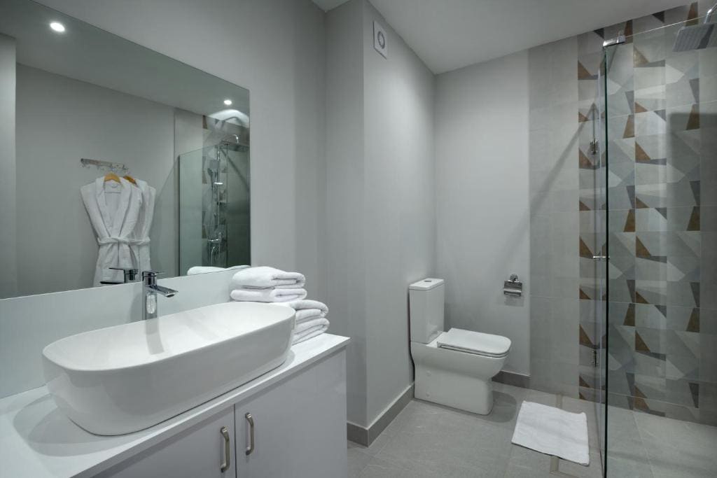 Standard Twin Room room - Image 3