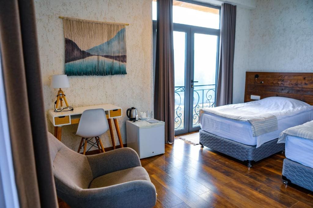 Superior Double or Twin Room with Mountain View room - Image 2