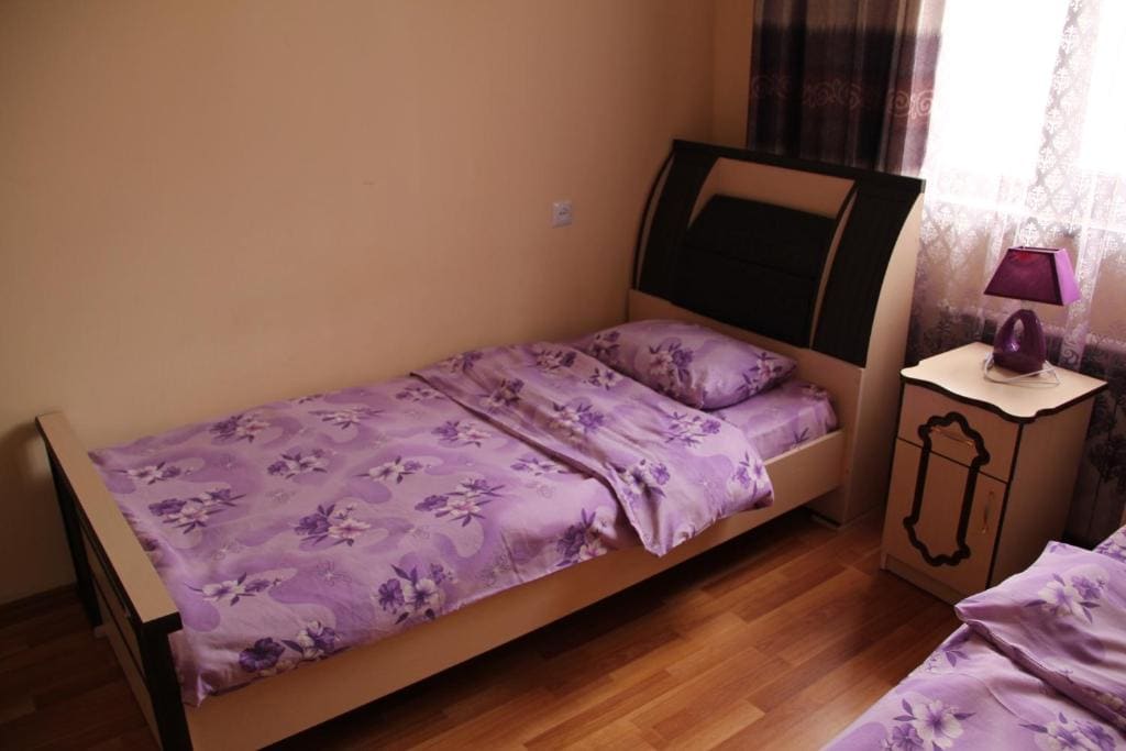 Double Room with Shared Bathroom room - Image 3
