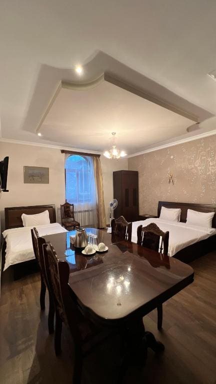 Comfort Quadruple Room room - Image 2