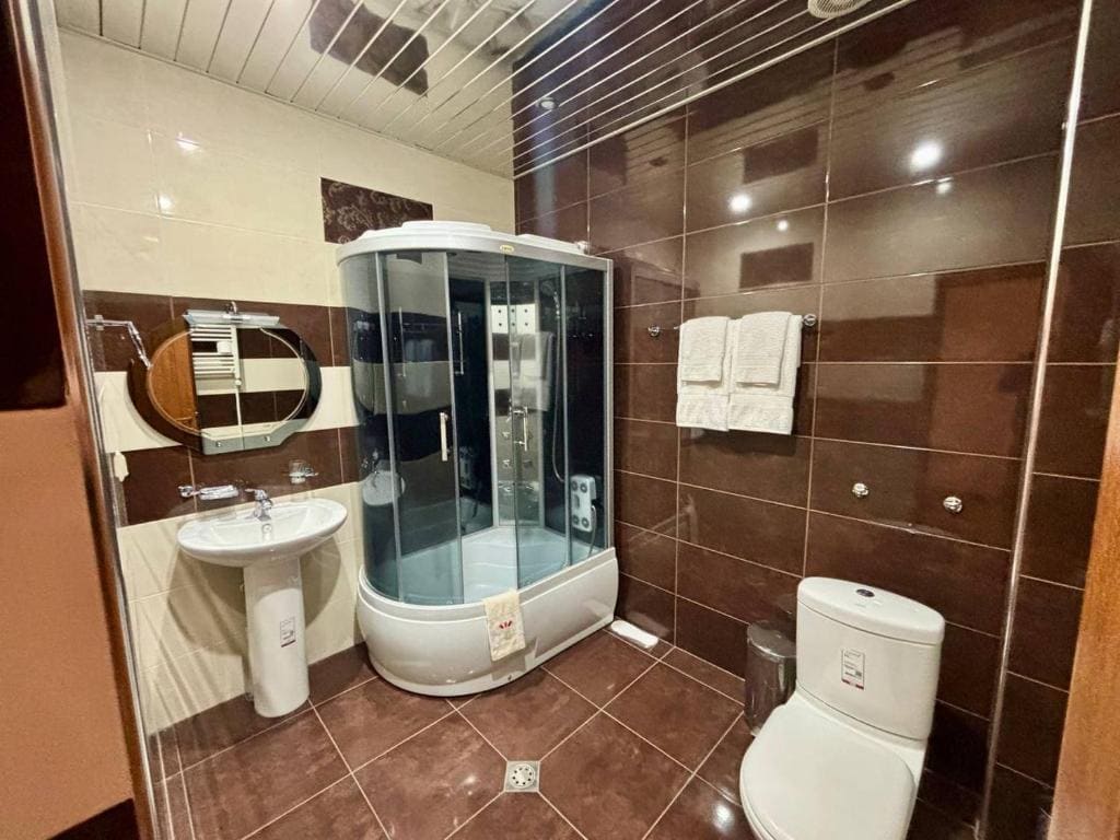 Standard Double or Twin Room room - Image 3
