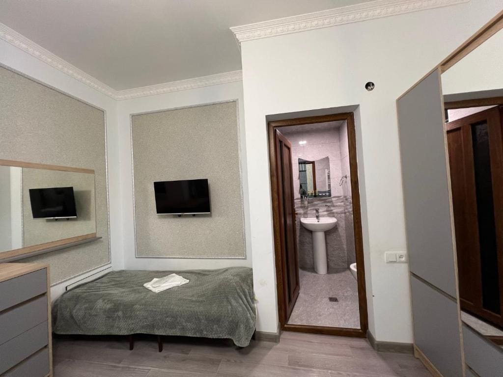Double or Twin Room room - Image 1