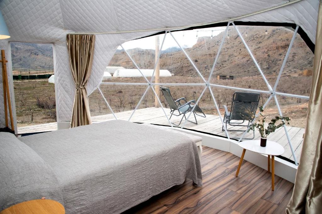 Tent room - Image 1