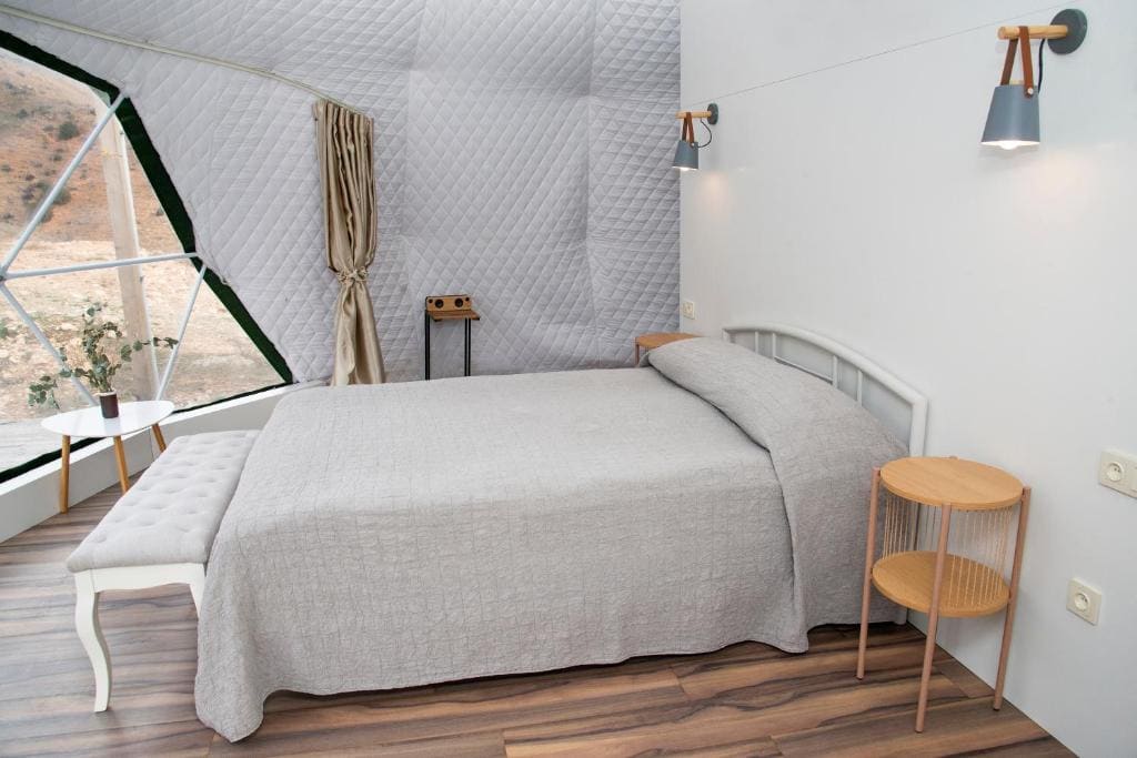 Tent room - Image 3