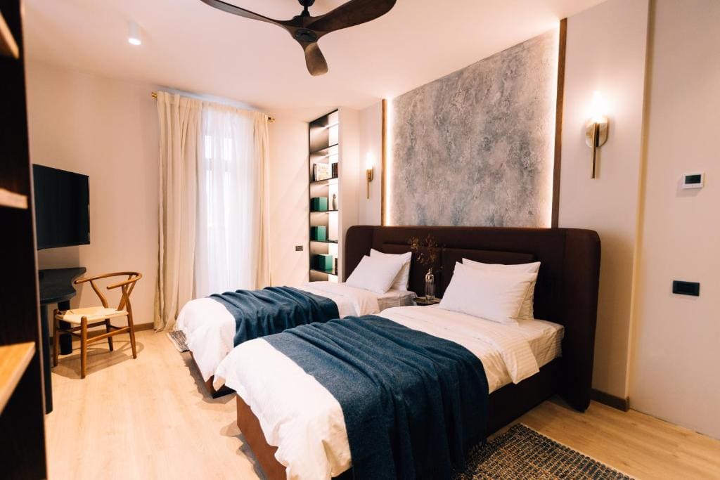 Deluxe Twin Room room - Image 2
