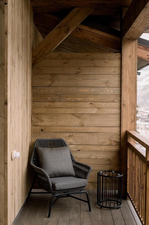 Deluxe Double Room with Balcony room - Image 2