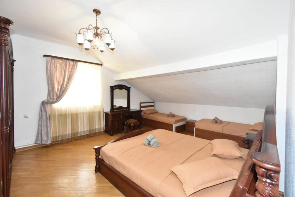 Standard Family Room room - Image 1