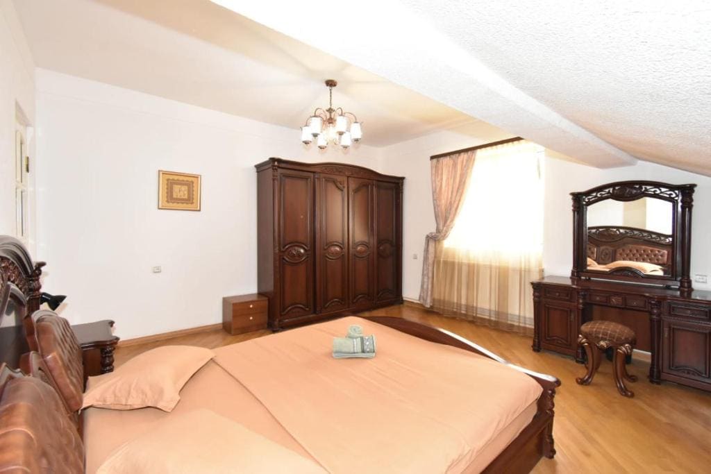 Standard Family Room room - Image 3