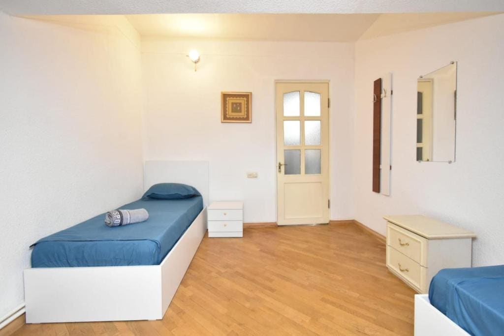Superior Triple Room room - Image 2