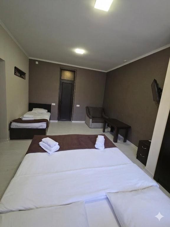 Triple Room with Bath room - Image 2