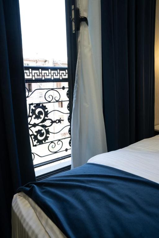 Small Double Room room - Image 2