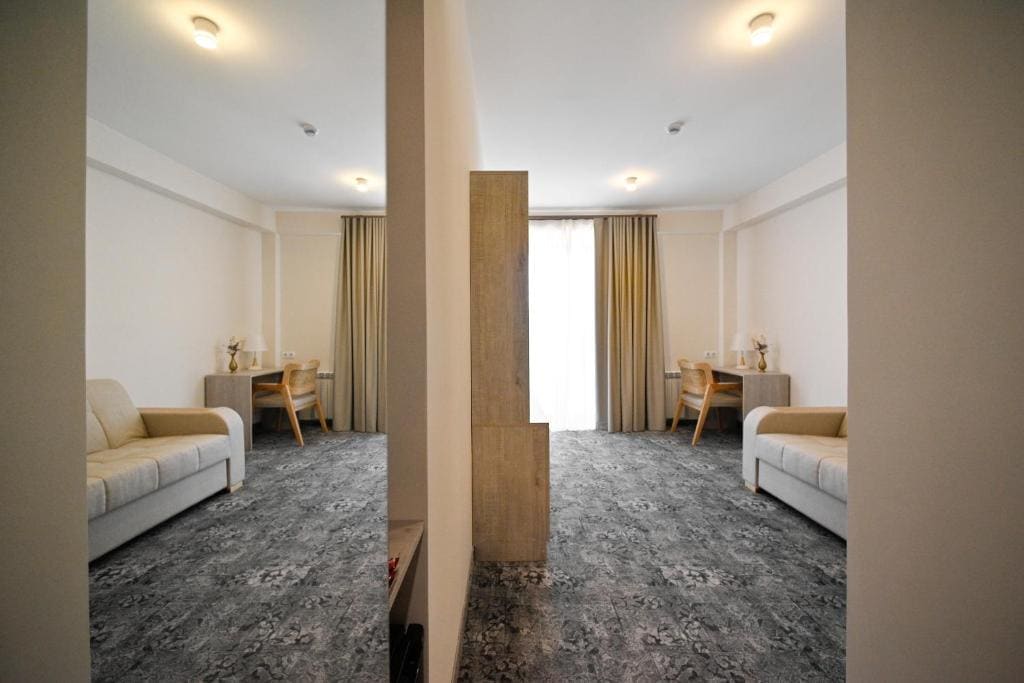 One-Bedroom Suite room - Image 2