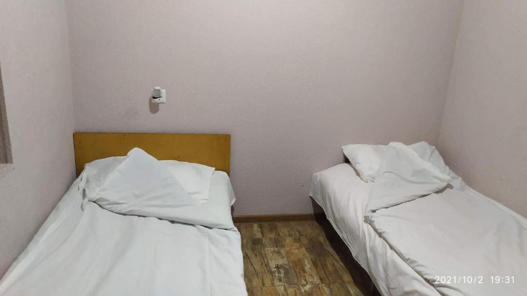 Double Room with Garden View room - Image 3
