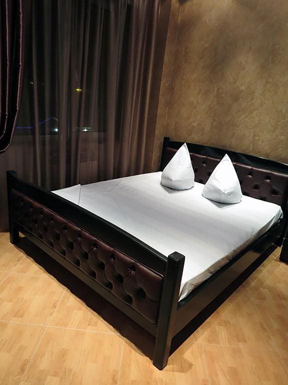 Suite with Spa Bath room - Image 3