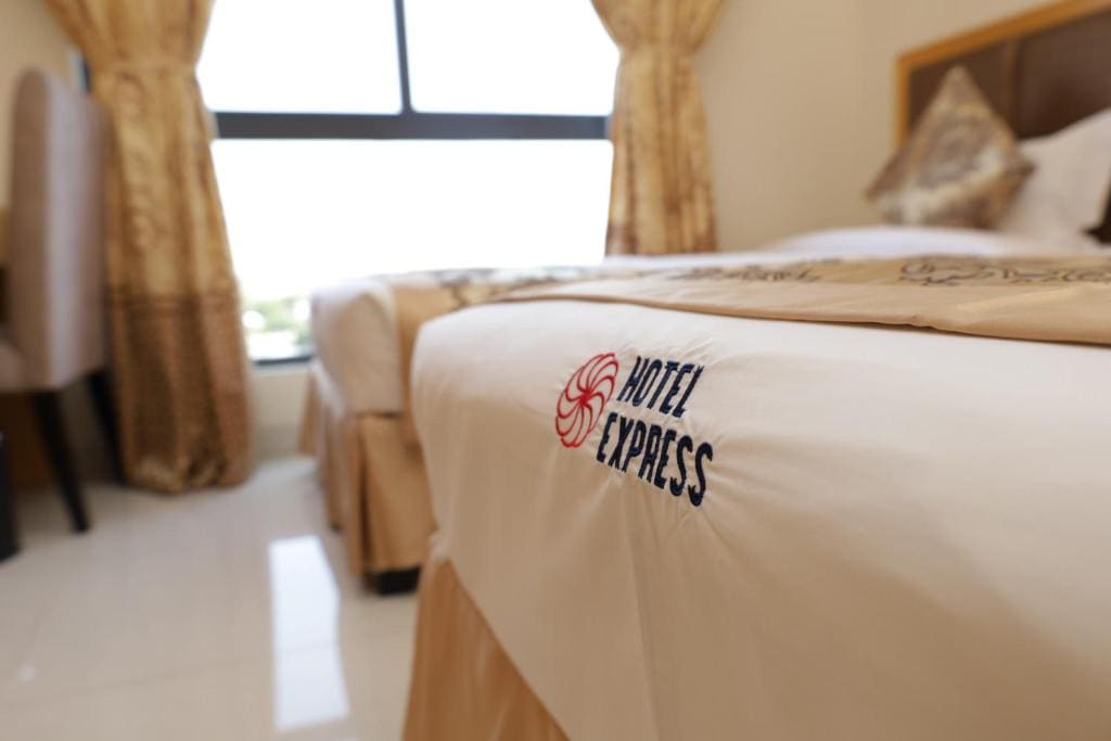 Standard Twin Room room - Image 3