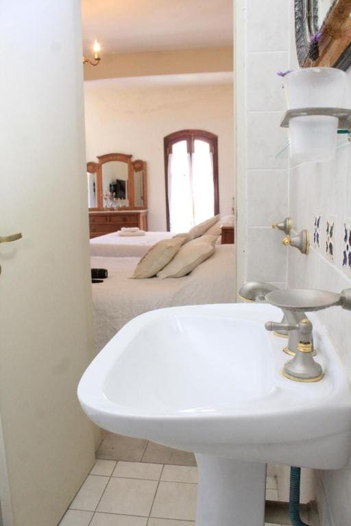Family Room with Private Bathroom room - Image 2