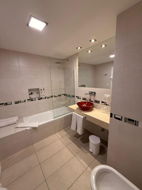Deluxe Family Room room - Image 2