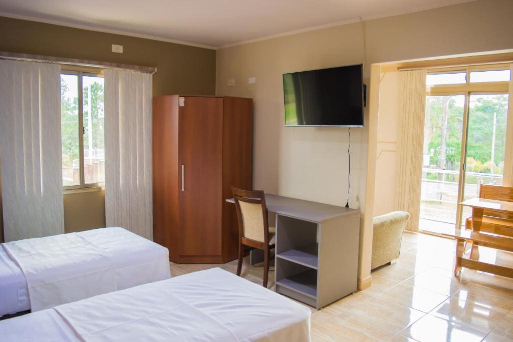 Superior Quadruple Room room - Image 2