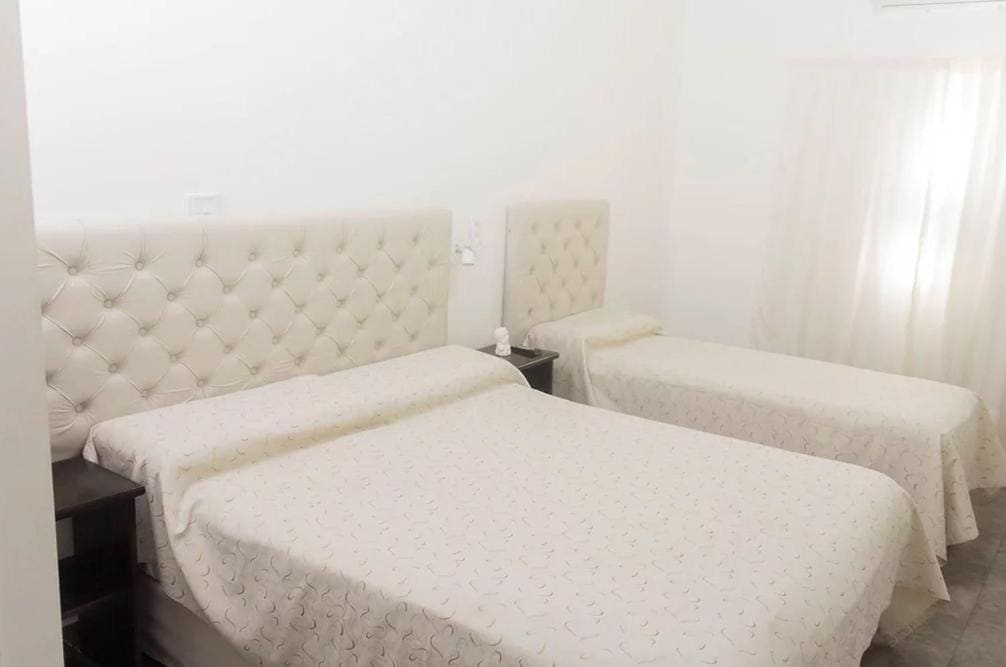 Comfort Triple Room room - Image 2