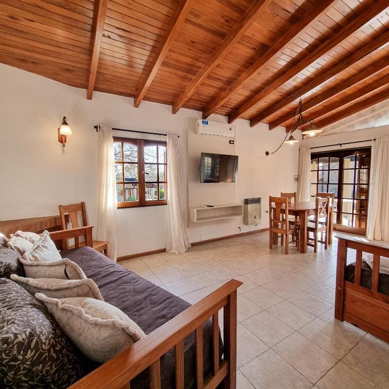 One-Bedroom Bungalow room - Image 3