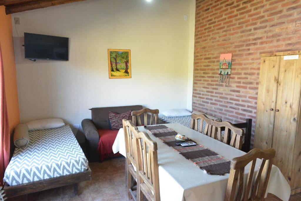 Bungalow room - Image 2