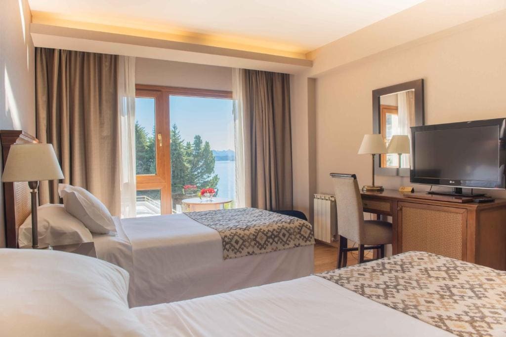 Standard Twin Room room - Image 3