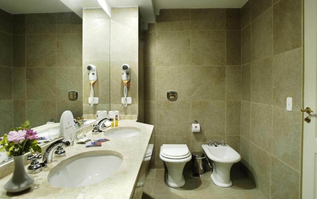 Superior Twin Room room - Image 2