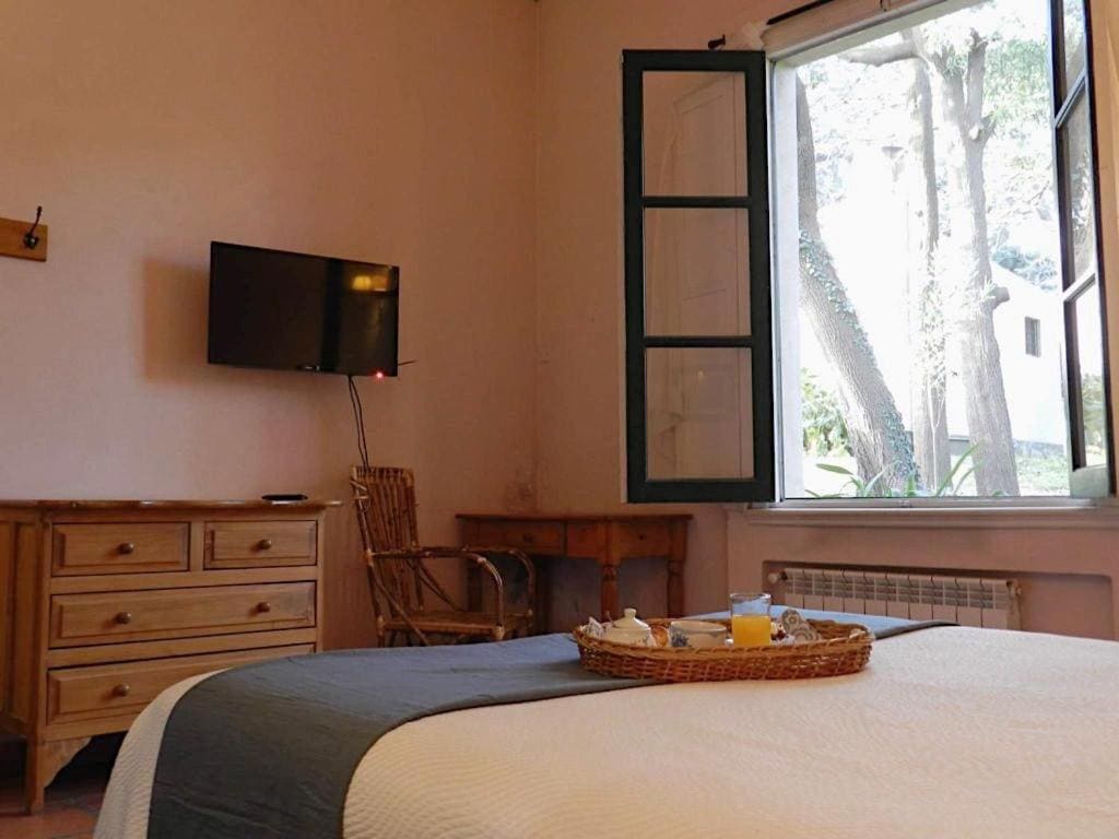 Quadruple Room with Private Bathroom room - Image 2