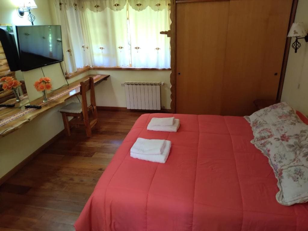 Four-Bedroom House room - Image 1