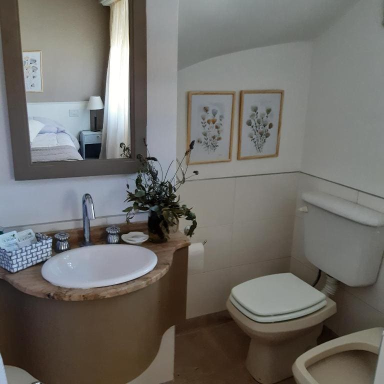 Double Room with Private Bathroom room - Image 1