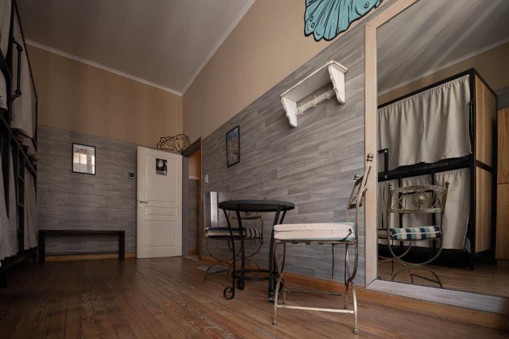 Bed in 4-Bed Mixed Dormitory Room room - Image 3