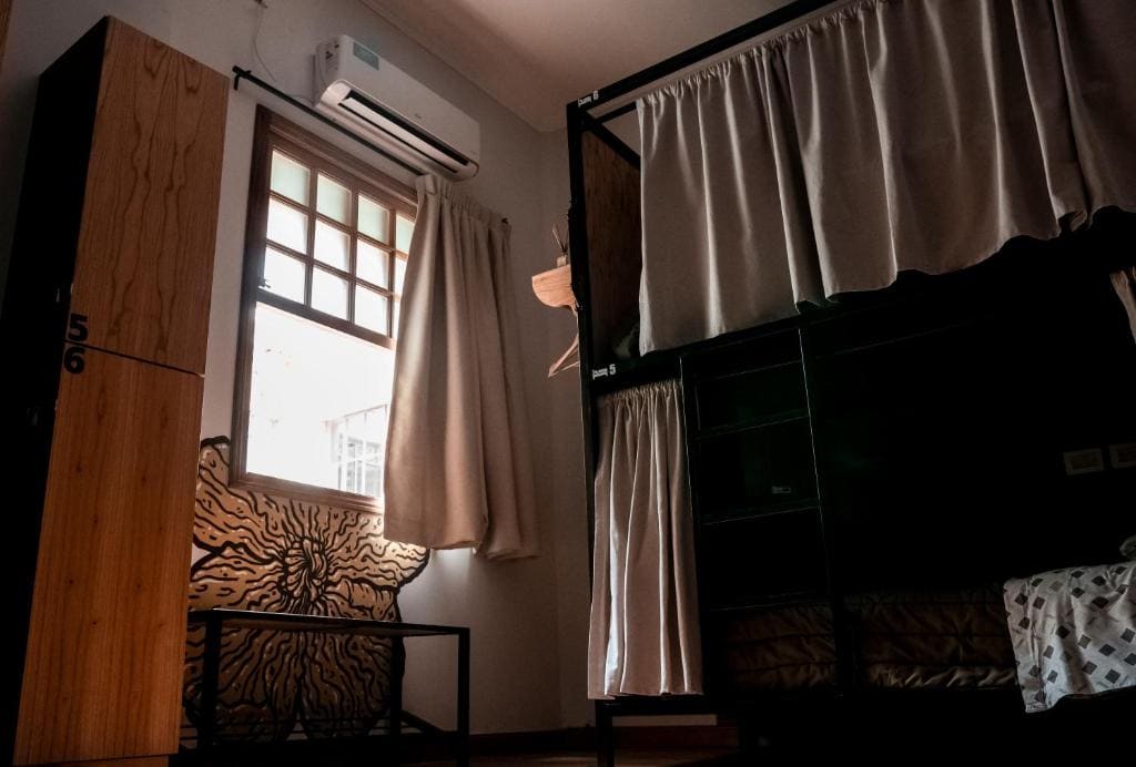 Bed in 6-Bed Mixed Dormitory Room room - Image 2
