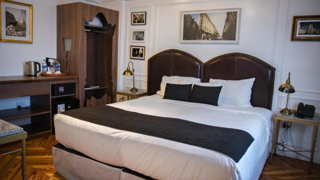 Deluxe Double Room room - Image 3