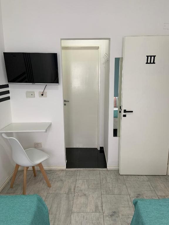 Double Room with Private Bathroom room - Image 3