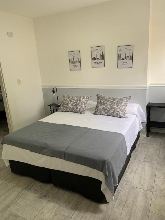 Queen Room room - Image 2