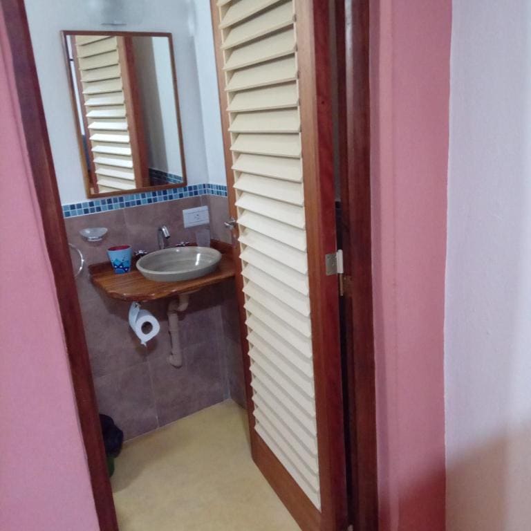 Classic Quadruple Room room - Image 2