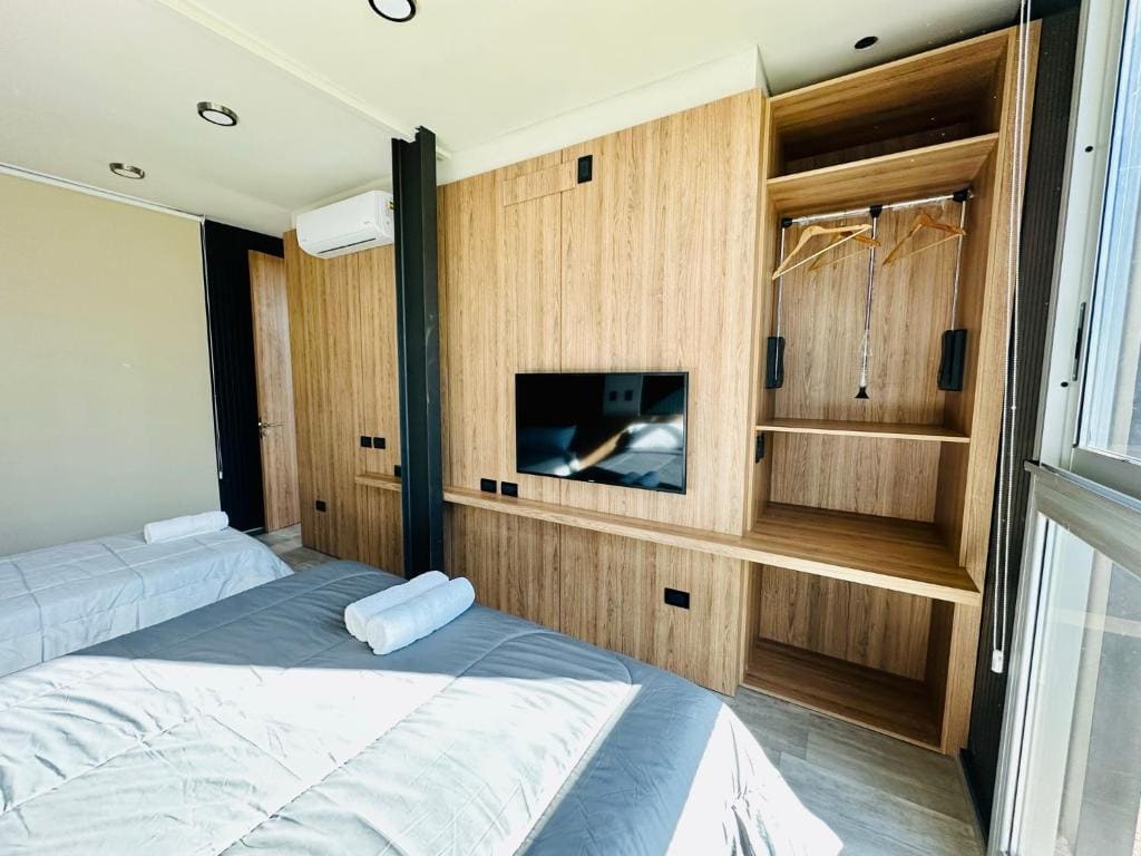 Deluxe Double Room with Bath room - Image 2
