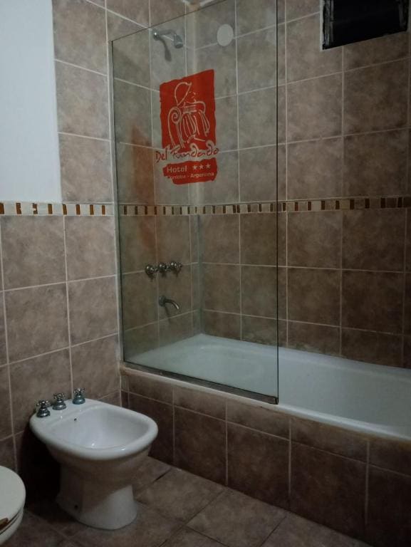 Standard Quadruple Room room - Image 2
