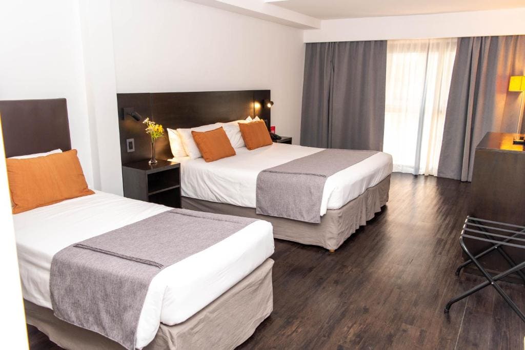 Superior Triple Room room - Image 1
