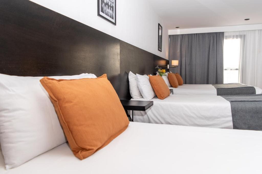 Superior Quadruple Room room - Image 1