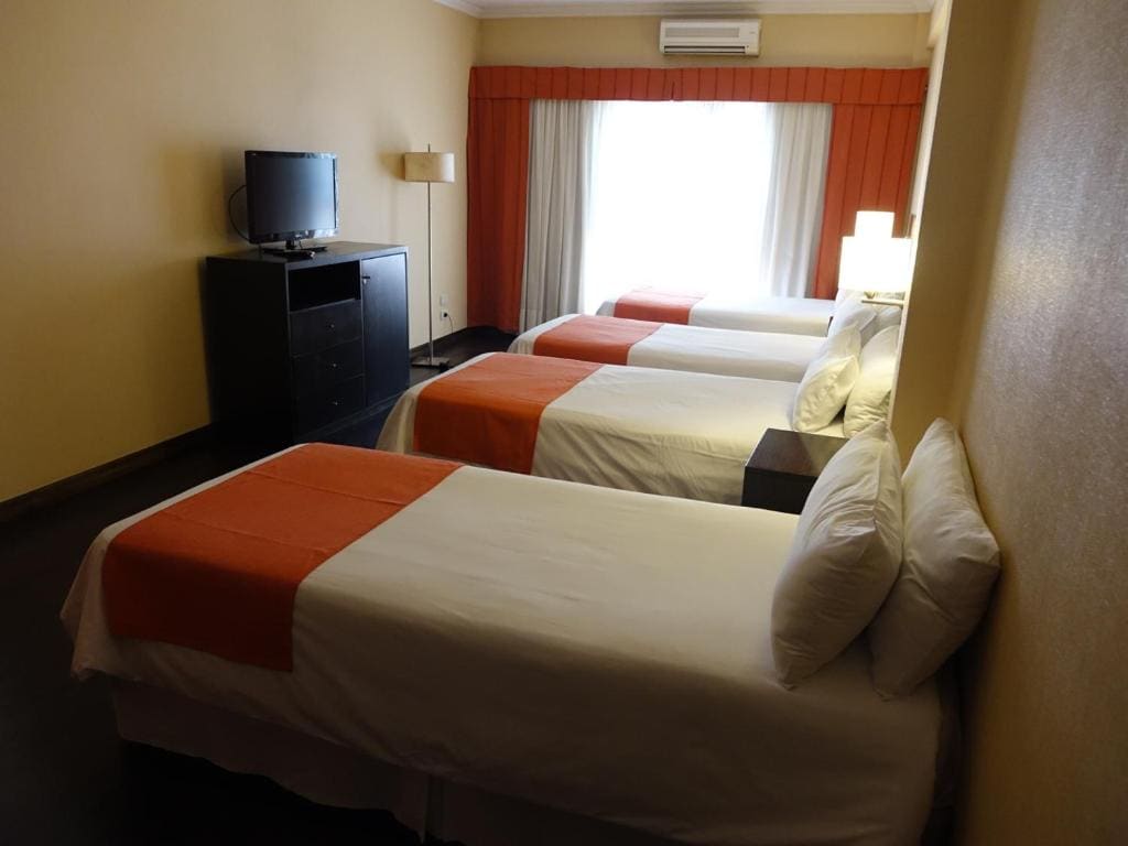 Standard Quadruple Room room - Image 1