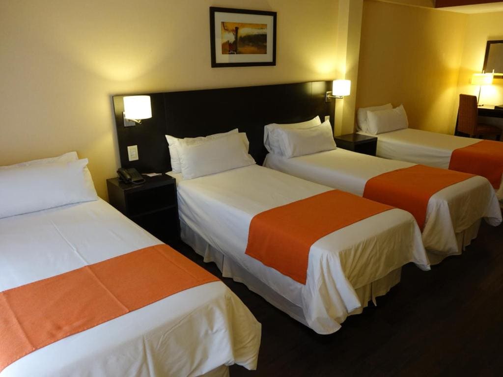 Standard Quadruple Room room - Image 3