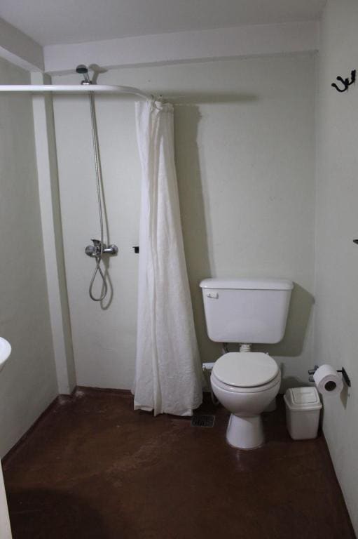 Triple Room with Private Bathroom room - Image 1