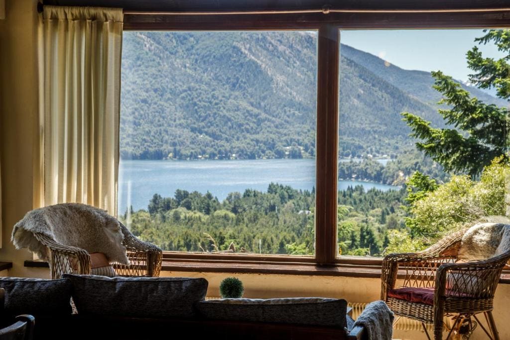 Superior Triple Room with Lake View room - Image 3