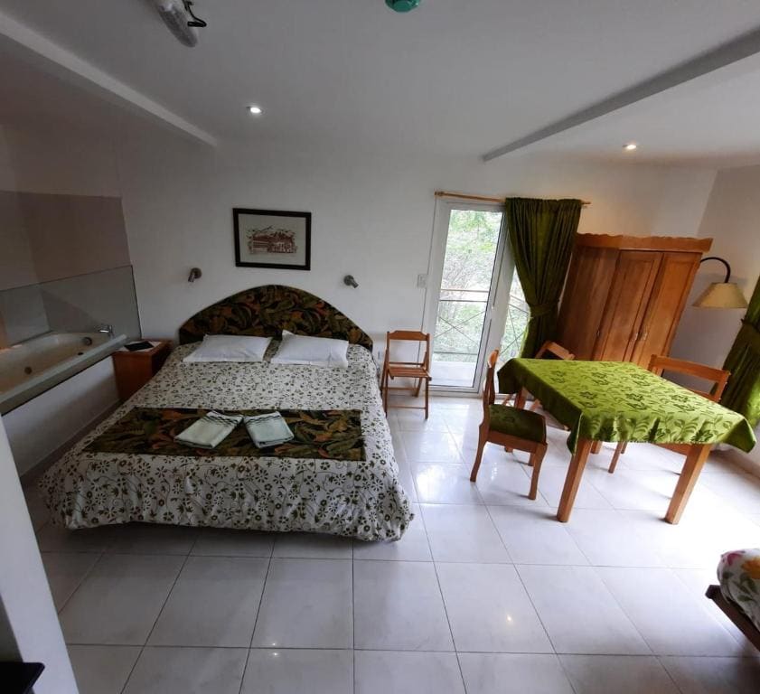 Suite Blanca room - Image 3