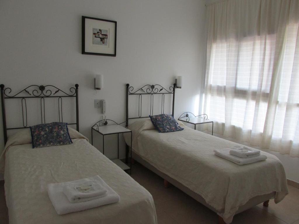 Twin Room with Bathroom room - Image 1