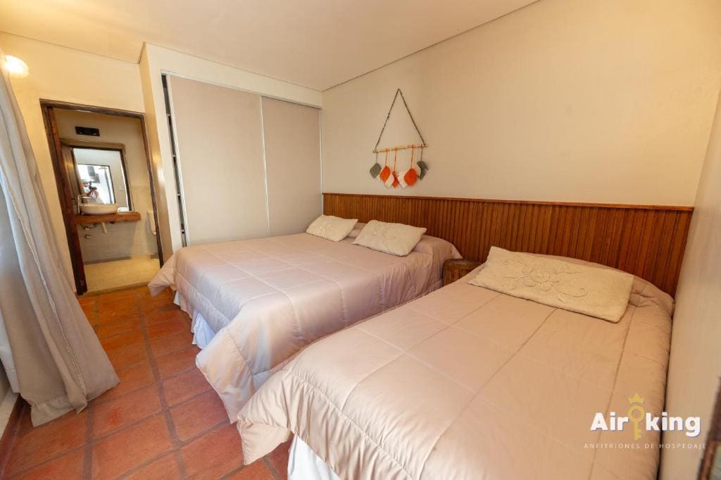 Standard Triple Room room - Image 1
