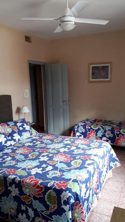Room room - Image 2