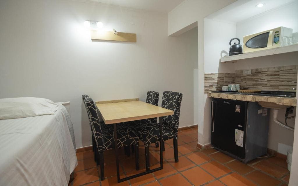 Deluxe Suite with Spa Bath room - Image 2