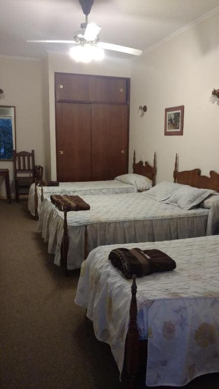 Standard Quadruple Room room - Image 2